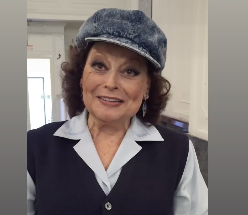 Addio ad Angela Luce: la "voce di Napoli" scompare a 87 anni