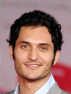 Alessandro Tersigni: La Carriera e la Vita dell'Attore Romano