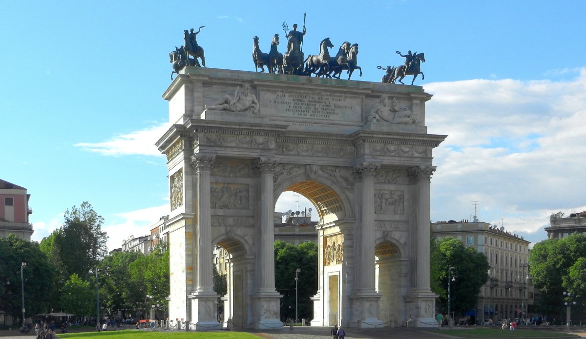 Arco della Pace: il simbolo neoclassico di Milano tra storia e pace
