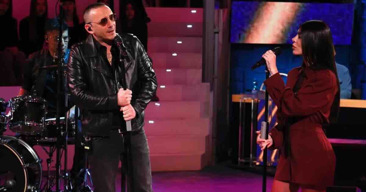 Bianca Atzei: La Rinascita Artistica con i Modà ad Amici 25