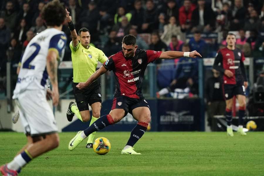 Cagliari-Verona: La Sfida Salvezza della Serie A