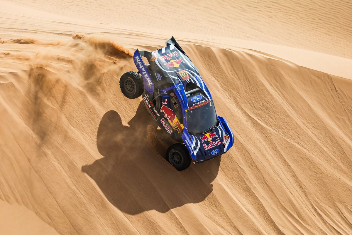 Clasificación del Dakar 2026 en Coches: El Dominio de Ford y el Liderato de Nani Roma