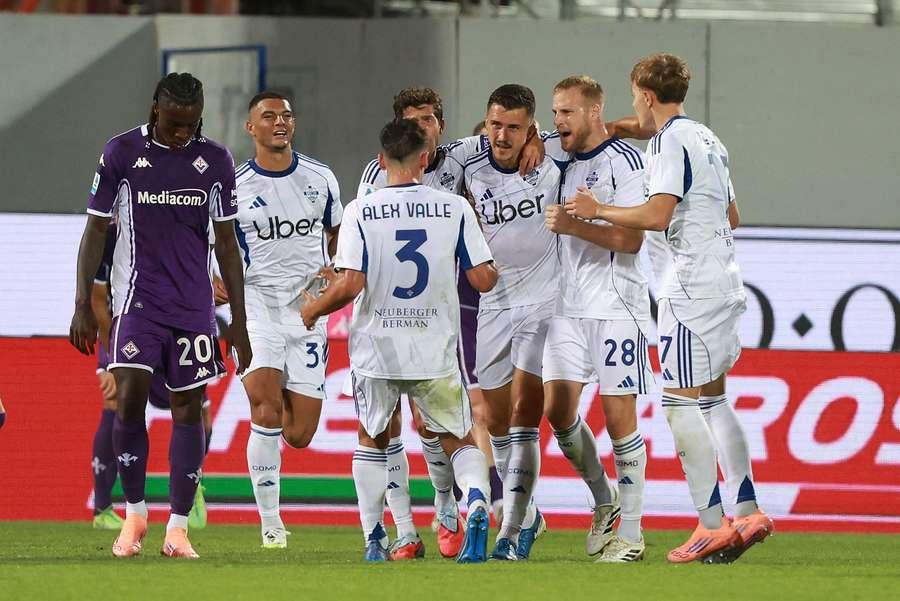 Como-Fiorentina: la sfida di Serie A al Sinigaglia tra sogni europei e lotta salvezza