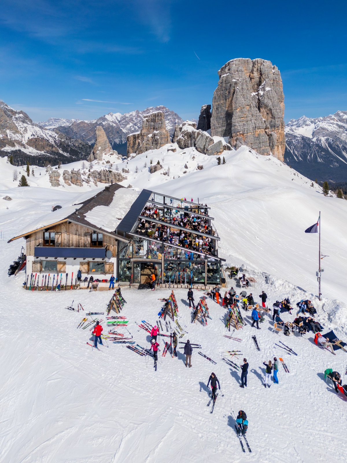 Cortina d'Ampezzo: la perla delle Dolomiti pronta per le Olimpiadi Milano-Cortina 2026