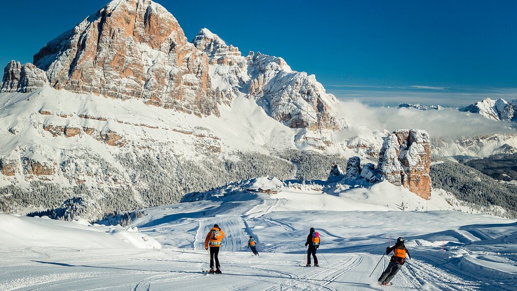 Cortina d'Ampezzo: la perla delle Dolomiti pronta per le Olimpiadi Milano-Cortina 2026