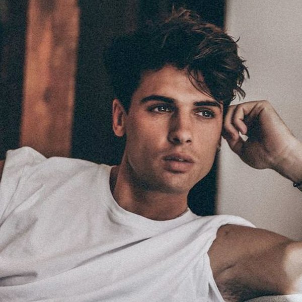 Daniel Illescas: El influencer aventurero que conquista el mundo y emociona con su abuela