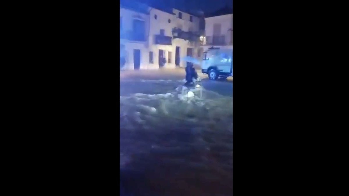 Desalojo total en Grazalema por la borrasca Leonardo: evacuación preventiva ante lluvias récord