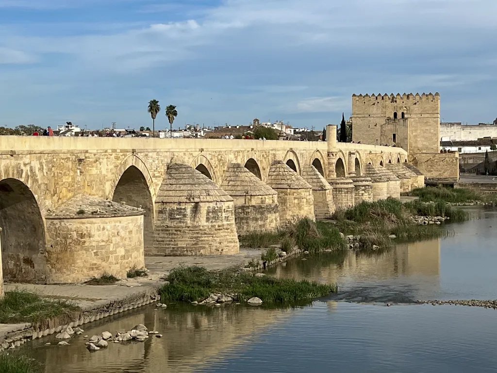 El Guadalquivir: El Río Grande que Define el Alma de Andalucía