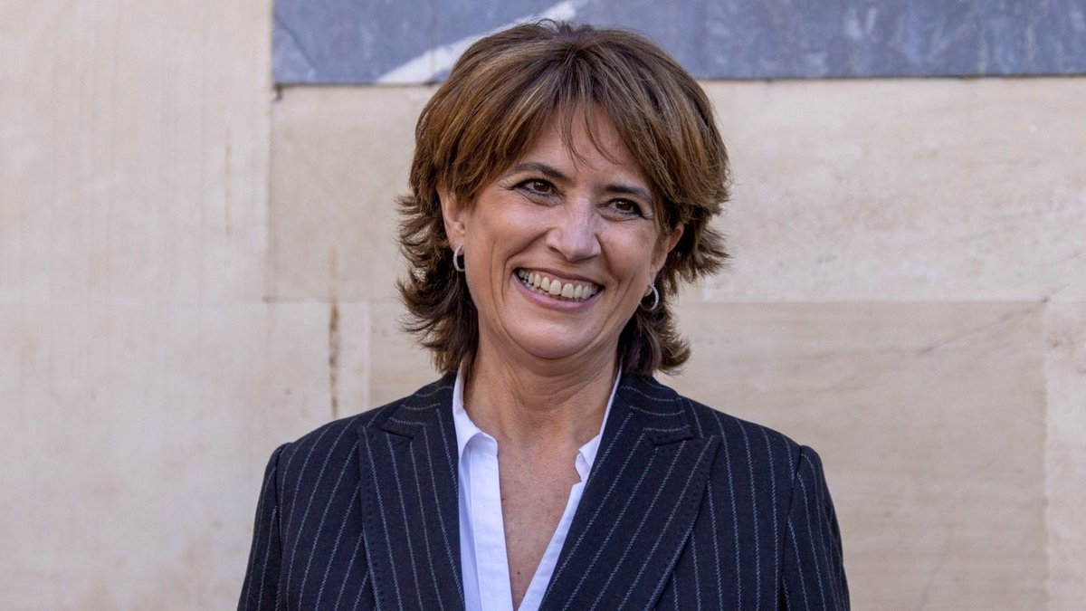 El Tribunal Constitucional avala el nombramiento de un fiscal propuesto por Dolores Delgado y corrige al Supremo