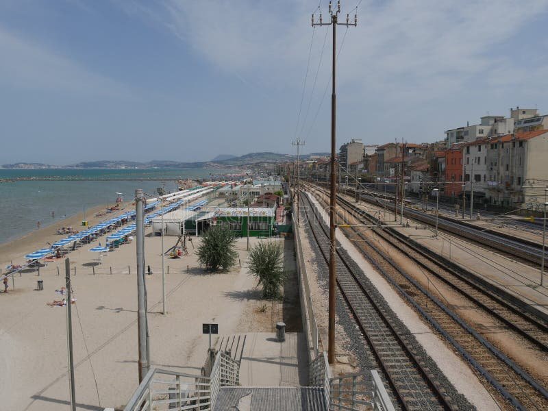 Falconara Marittima: la vivace cittadina marchigiana tra mare, storia e comunità