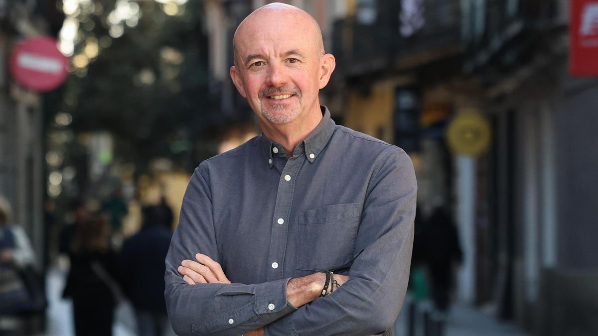 Fallece Carlos Hernández de Miguel, el periodista incansable de la memoria histórica