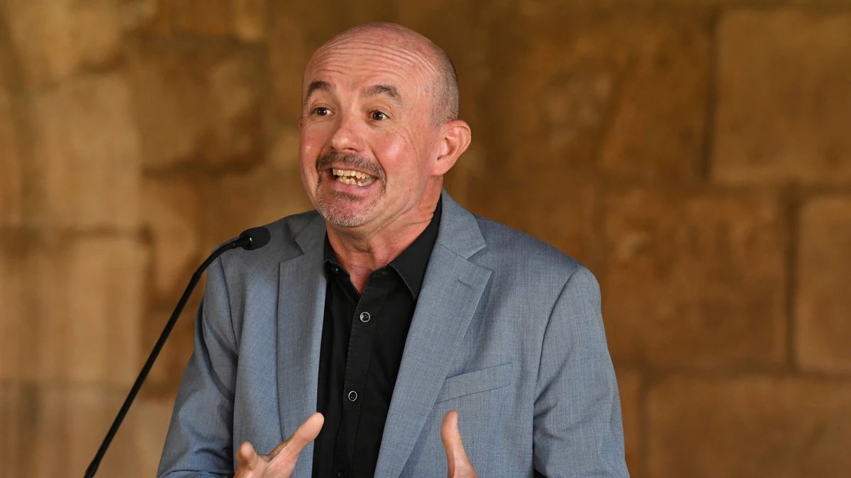 Fallece Carlos Hernández de Miguel, el periodista incansable de la memoria histórica