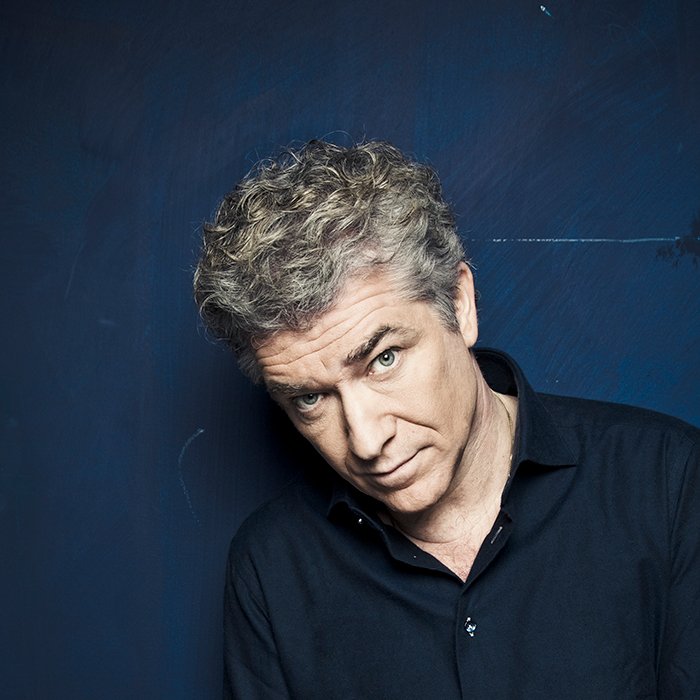 Gioele Dix: il comico milanese che unisce risate, teatro e radici ebraiche