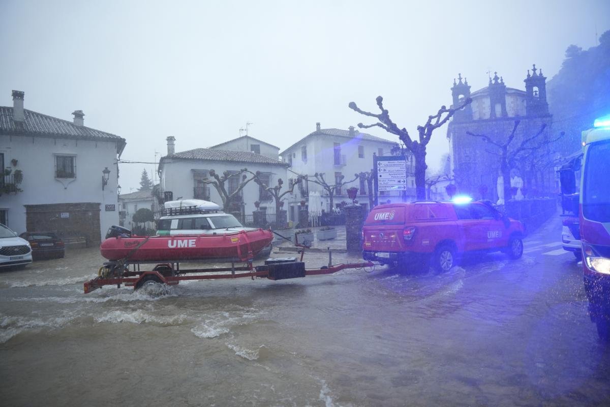 Grazalema (Cádiz): Evacuación masiva por la borrasca Leonardo y joya natural de Andalucía