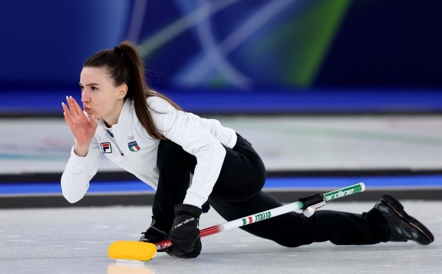 Italia-Svizzera nel Curling alle Olimpiadi Milano Cortina 2026: La Sfida Decisiva per le Semifinali