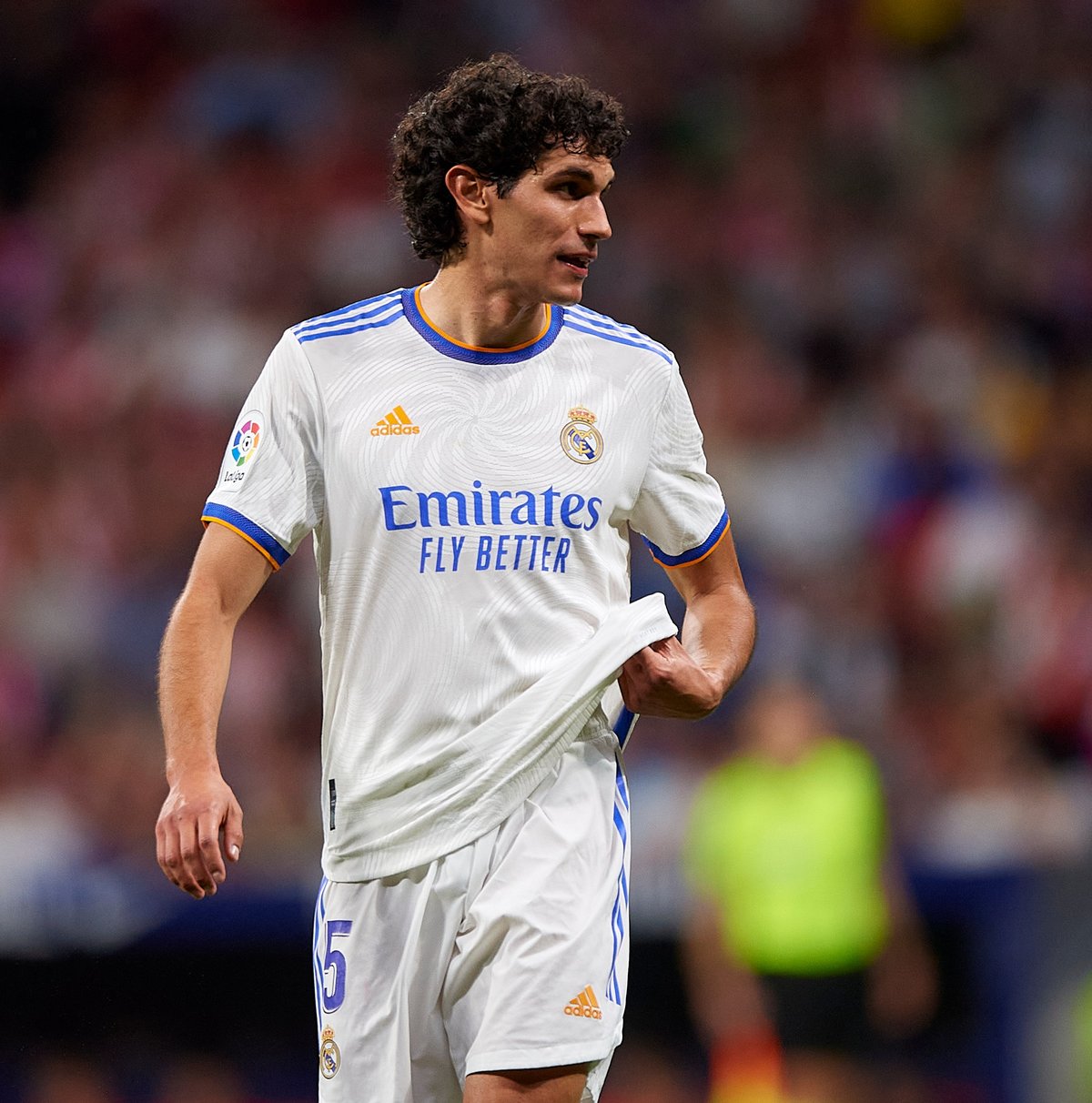 Jesús Vallejo: La Salida del Defensa que Nunca Despegó en el Real Madrid