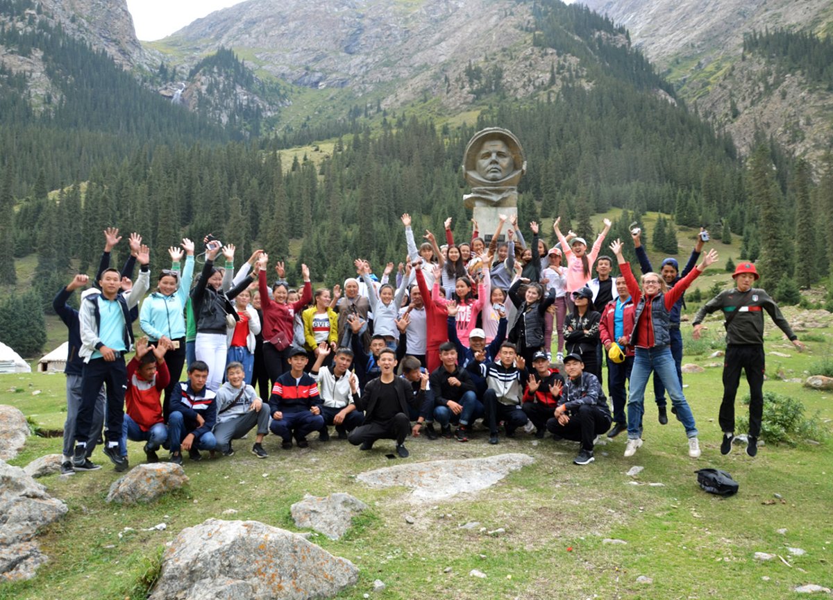 Kirghizistan: Perle Naturali e Tradizioni tra le Montagne dell'Asia Centrale