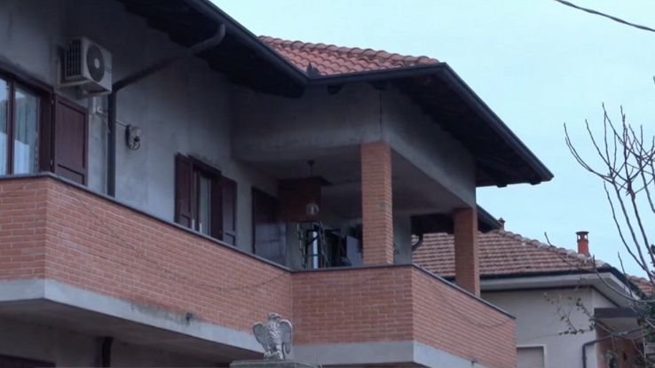 Ladro accoltellato durante rapina a Lonate Pozzolo: il dramma in una villa e la morte in ospedale