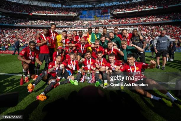 Manchester United: Revitalización en la Premier League y rumores de fichajes