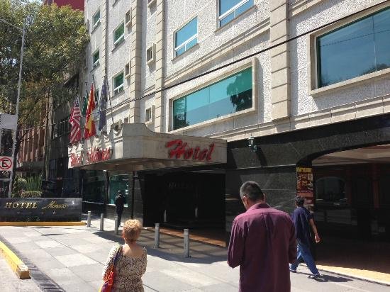 Mónaco vs Ciudad de México: Una comparación de dos ciudades globales