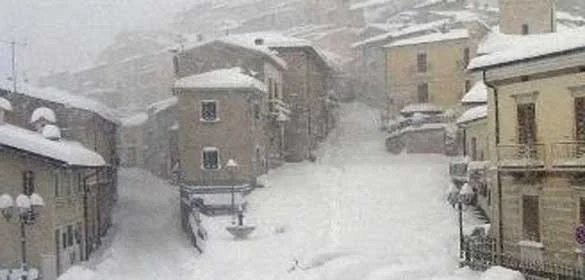 Neve in Italia: Previsioni di un Inverno Rigido e Nevicate Imminenti