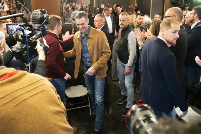 Pedro Sánchez en Teruel: Mitin cargado de tensión en plena campaña aragonesa