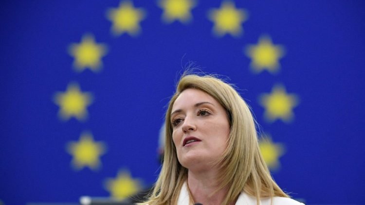 Roberta Metsola: la presidente del Parlamento Europeo tra Italia e Vaticano