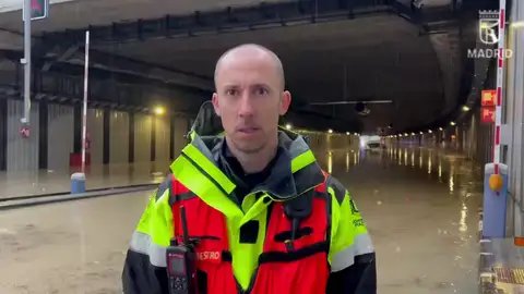 Rotura de tubería en Línea 8 del Metro de Madrid: caos en accesos al Aeropuerto de Barajas