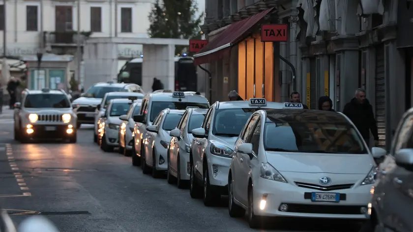 Sciopero 13 gennaio 2026: trasporti, scuola e taxi a rischio in tutta Italia