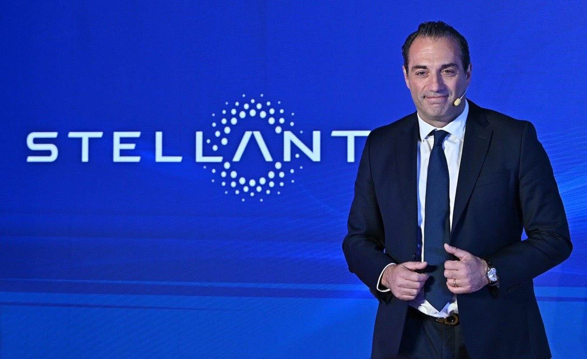 Stellantis crolla in Borsa: la retromarcia sull'elettrico costa 22 miliardi