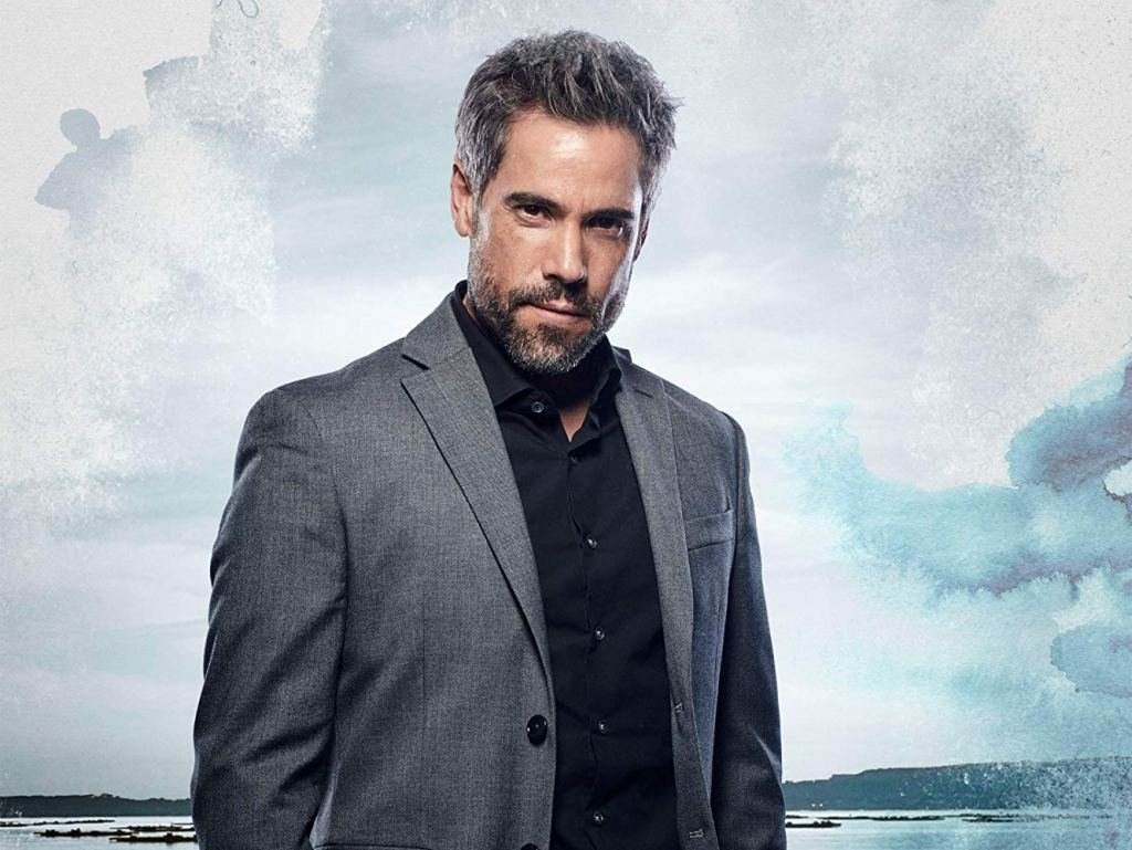 Unax Ugalde: El actor vasco que conquista pantallas y escenarios