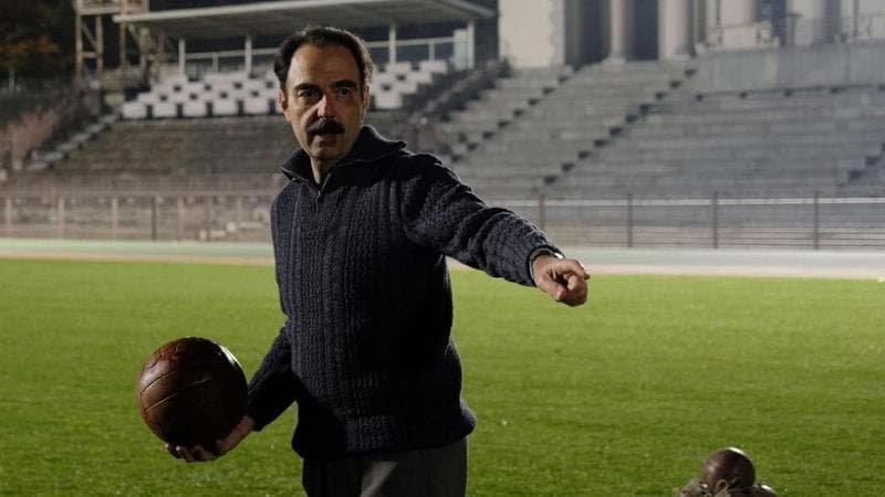 Zamora: il debutto alla regia di Neri Marcorè tra calcio e riscatto personale